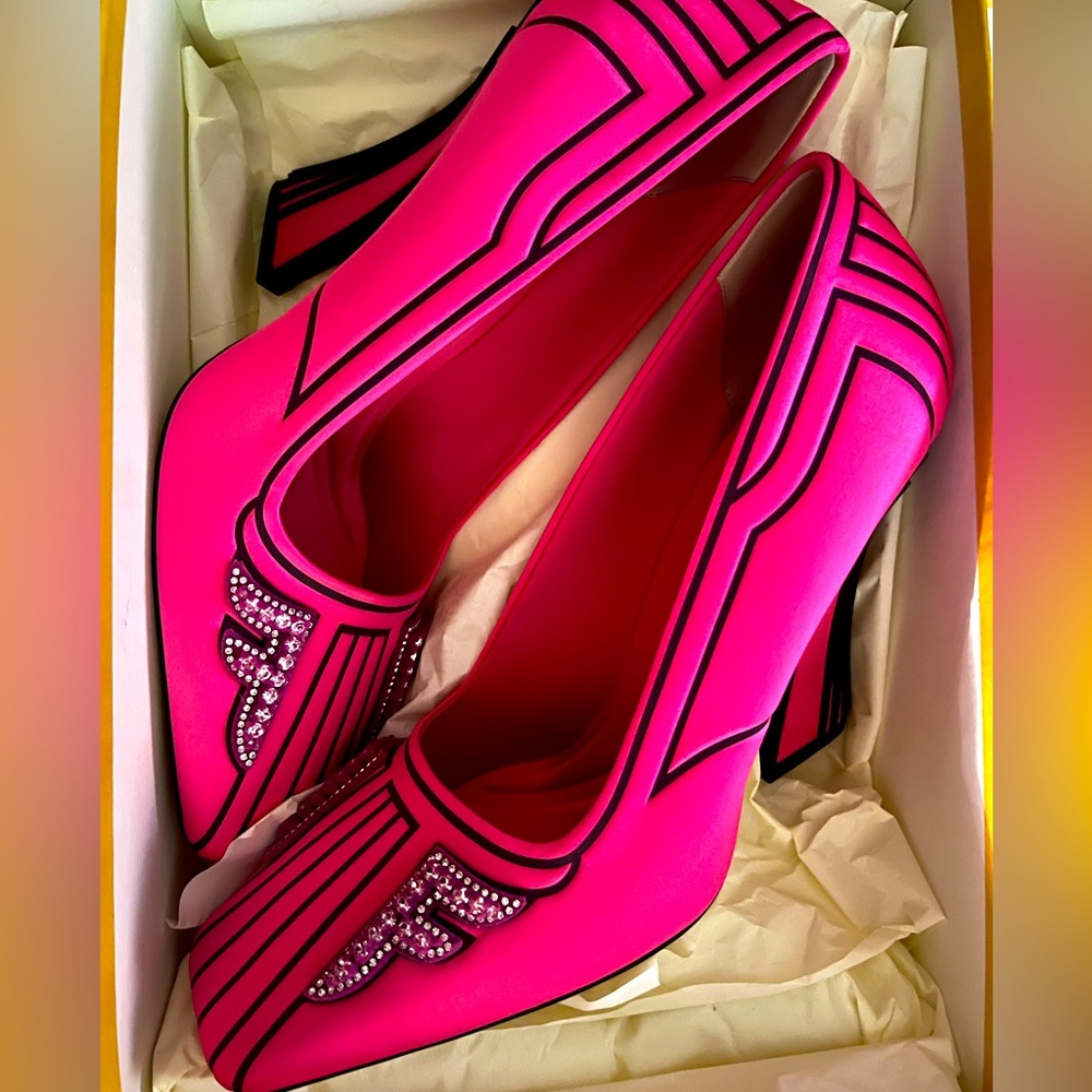 Fendi Freedom Satin Embellished Logo Pumps - Size 39 - Hot Pink